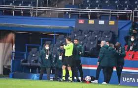 Istanbul basaksehir players walk off the pitch at the parc des princes as their champions league game with psg was suspended over allegations of racism by one of the match officials franck. Swjy56gqivncfm