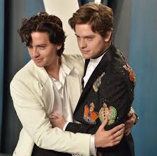 Cole mitchell sprouse (born august 4, 1992) is an american actor. Cole Sprouse Trolled His Twin Dylan After Selena Gomez S Kiss Story
