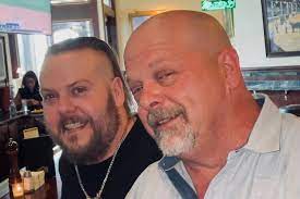Rick Harrison của Pawn Stars suy ngẫm về sự mất mát của con trai 1 năm sau  cái chết đột ngột của cậu bé