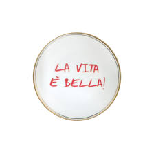 Roberto benigni's vita e bella, is in many ways similar to chaplin's great dictator. Plato La Vita E Bella Domestica
