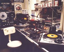 Idee per camere da letto dalle dimensioni proporzionate: Tipco Studio Di Radio Privata Negli Anni 70 80 Vecchie Pubblicita Nostalgia Radio