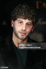 104 photos et images haute résolution de Sinclair Booker