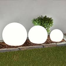 Lampes Solaires Led Par 3 Lago Spheres En 2020 Lampes Solaires Luminaire Exterieur Et Luminaires Jardin