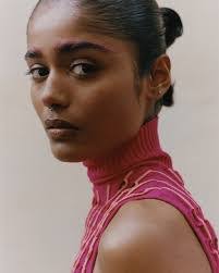 Alicia Linden's Instagram, Twitter & Facebook