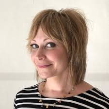 Talking about that singular hairstyle which changes the total way of how a bob is seen these days. 18 Feather Cut Hairstyle Ideas Advice From Stylists