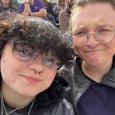 Unrelated to Days Gone, but I see people posting/comparing this game and  The Last Of Us a lot... so I hope this'll be okay to post. It's my Ellie  art! 😊 (all