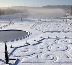 Snow Covered Garden At The Palace Of Versailles Versailles Parks Alpen