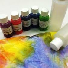 Umumnya pewarna alami aman untuk digunakan dalam jumlah yang besar sekalipun, berbeda dengan pewarna sintetis yang demi keamanan penggunaannya harus dibatasi (yuliarti, 2007). Jenis Jenis Bahan Pewarna Dan Pemanfaatannya Dalam Industri Tekstil