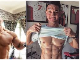 Saya ini polisi! bentak pria berkulit hitam , berperut buncit itu pada suami saya. Potret 7 Seleb Pria Pamer Perut Six Pack Macho Dan Berotot Hot Liputan6 Com
