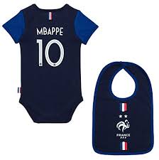 Haare dieser art sind sehr ansprechend, wenn sie richtig behandelt werde. Kylian Mbappe Blaue Haare Kylian Mbappe Die Mutter Machte Ihn Einmal Bewusst