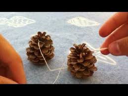 La leçon de julie pour apprendre à fabriquer un petit ange à placer tout en haut du sapin. Fabriquer Deco De Noel Astuce Reveillon Astuce Pour Fabriquer Des Decorations De Noel Youtube
