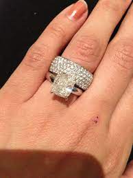 Pin By Yuri Kyoto On Wedding Inspiration Tiffany Engagement Ring Tiffany Engagement Wedding Rings Engagement