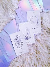 The app shows the same drawings but in sort of a golden yellow, plus blue.you can see some of the images from the app here (the app is free, i've only used it a couple days, so i can't really review it yet, but so far it is nice.not as nice as the fools. Tarot Decks For Sale Labyrinthos Academy