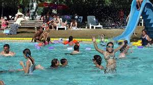 Poitiers Le Dimanche C Est Piscine Et Pique Nique Aux Bois De Saint Pierre