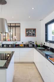 Une Cuisine Blanche Et Noire Meuble Cuisine Blanc Cuisine Moderne Blanche Cuisine Moderne