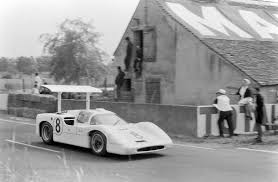 Lm 67 The Chaparral 2f Of Jennings Johnson At Maison Blanche Chaparral Race Cars Le Mans