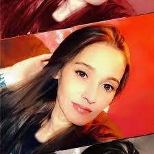 Heather Carnell's Instagram, Twitter & Facebook