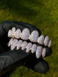 4.5 out of 5 stars. New Fully Iced Out 14 K White Gold Finish Top And Bottom 8 Teeth Grillz Simulated Diamonds For Sale In El Monte Ca Offerup Diamond Grillz Gold Grillz Grillz