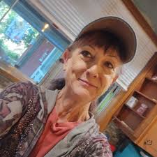 I know all of you teenage moms are going to understand me 🤣 So, my 11 year  old daughter asked for a "new, aesthetic, Christmas stocking" this year...  Let me tell you,