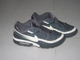 Pin Op Sneakers