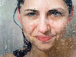 Pinturas Hiper Realistas de Alyssa Monks retrata pessoas tomando banho