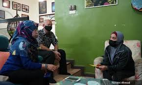 Noraini binti ahmad is a malaysian politician from the united malays national organisation (umno), a component party of barisan nasional (bn) coalition which is aligned with perikatan nasional (pn). Malaysiakini Noraini Chance Appearance With Dap Mp Not On Zahid S Orders