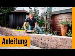 Gartenmauer Bauen Mit Mauersteinen Hornbach Meisterschmiede Youtube In 2020 Gartenmauer Trockenmauer Bauen Mauerstein