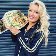 Watch as she goes through her female empowerment course, immediately teaching the guy who rules the world this was tom's first day ever on any wrestling mats, and he finds the experience a bit overwhelming. 30 Stunning Instagram Pics Of Toni Storm Wwe Girls Wwe Female Wrestlers Wwe Womens