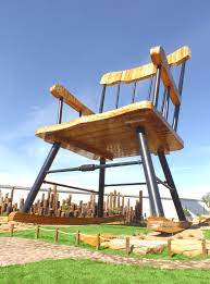 world s largest rocking chair casey illinois big things in a small town can be found across the road from the large wind chimes casey illinois small towns