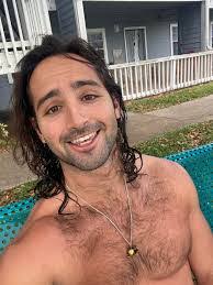 Eric Schweppe's Instagram, Twitter & Facebook