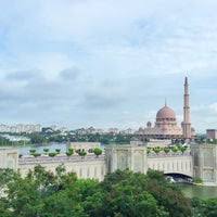 It is located off lebuh bestari, and curves to enbrance wisma putra, the ministry of affairs complex in precinct 16 of. Taman Wawasan Putrajaya 8 Tipps