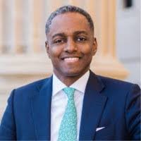 Lauren Wycoff's Instagram, Twitter & Facebook