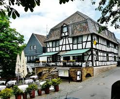 This hotel lies directly at the market place in the medieval town of blankenburg, in the sieg valley. Https Www Karso Unterwegs Eu Stadt Burg Blankenberg Stadt Blankenberg Hennef Nordrhein Westfalen