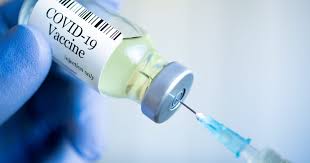 En cuanto a la vacuna de astrazeneca, la efectividad para prevenir la hospitalización de personas con una edad media de 88 años se sitúa en el . Vacuna De Astrazeneca Cuando Se Debe Acudir A Urgencias