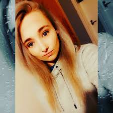 Dionne Middleton's Instagram, Twitter & Facebook