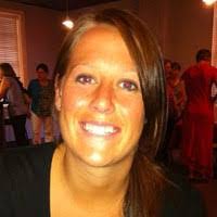 Kelly Crossen's Instagram, Twitter & Facebook