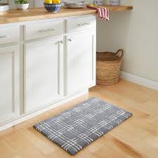 The mat is regarded to have the best modern design because of its checkered design that. Better Homes Gardens Gray Rudyard Plaid Hand Hooked Memory Foam Kitchen Mat Gray And White 18 X30 Walmart Com Walmart Com