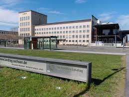 Wie haben die parteien abgeschnitten? Sachsen Wahl 2019 Die Spitzenkandidaten Von Cdu Grune Afd Und Anderen Politik