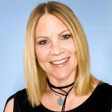 Diana Smith's Instagram, Twitter & Facebook