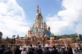 Ao contrário do que aconteceu na última vez, em março e abril, não será suficiente ter uma quebra de faturação para ter. Disney To Lay Off About 32 000 Workers In First Half Of 2021