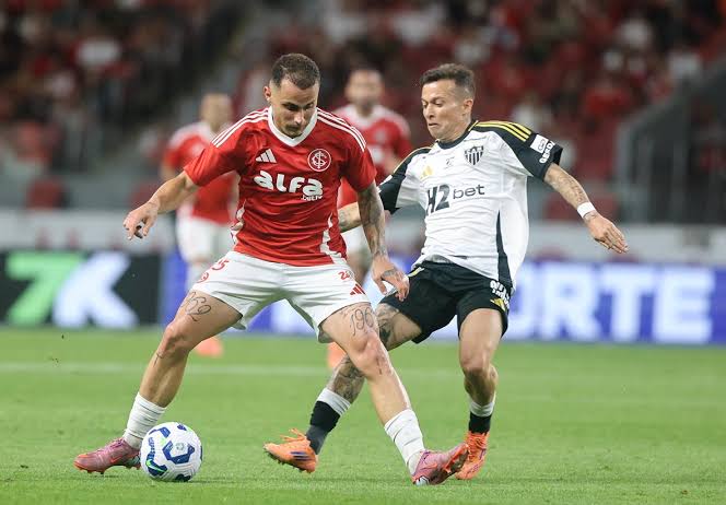 Empate sem gols marca confronto recheado de pol&ecirc;micas entre Internacional e Atl&eacute;tico-MG - AG&Ecirc;NCIA ESPORTE