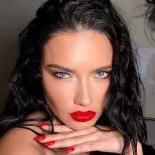 We update gallery with only quality interesting photos. Adriana Lima Newsadrianalima Twitter