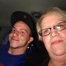 Denise Eichinger's Instagram, Twitter & Facebook