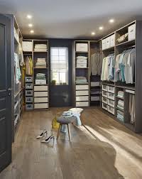Un Dressing De Reve Consacrer Une Piece Entiere A Son Dressing Un Luxe Qui Permet De Mu Placard Design Suite Parentale Dressing Salle De Bain Dressing De Reve