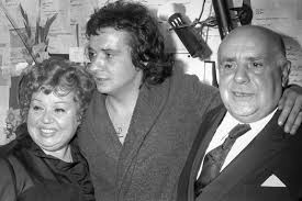 Michel sardou — les lacs du connemara 06:03 michel sardou — je vole 05:02 michel sardou — salut 03:30 Photo Michel Sardou 1973 Gerard Houin Wallbackstage