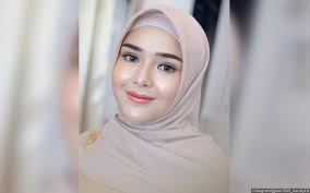 Andai emak lebih sayang aq dari pada si anjing jelek ituu. Cantik Saleha Pakai Mukena Muka Jelek Amanda Manopo Minum Obat Picu Reaksi Gemas