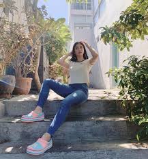 Hindi naman tayo nagtatanim ng sama ng loob. Heaven Peralejo On Instagram In Love With This Crocsph Shoes Crocsph Comeasyouare