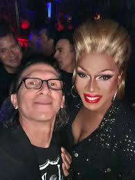 With my friends Tym Moss, Wendy Stuart, Shequida Hall, and David Kennerley  at the GETTING IN book launch at @barracudaloungenyc #JeanFerreira #NYC :  u/JeanFerreiraJF