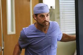 There S A New Doctor On Grey S Anatomy And He S Hot Af Hot Doctor Giacomo Gianniotti Greys Anatomy
