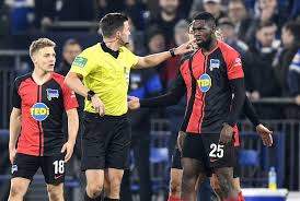 Weitere ideen zu schalke, schalke 04, fc schalke 04. Schalke Looks Into Racist Abuse At German Cup Game